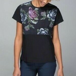Lululemon Snapshot Tee Black Floral